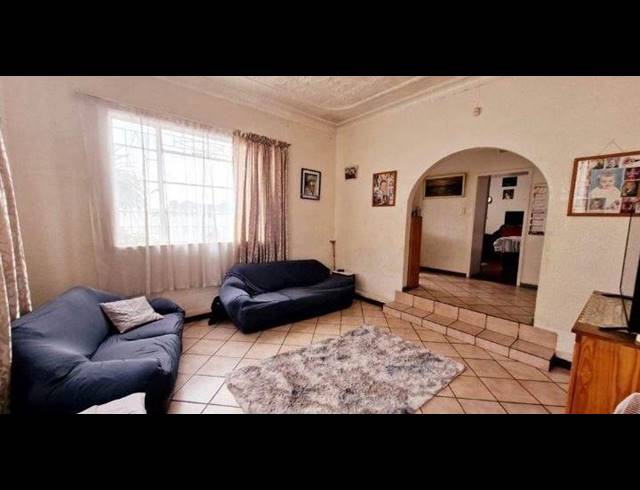 3 BEDROOM HOUSE FOR SALE IN REGENTS PARK
